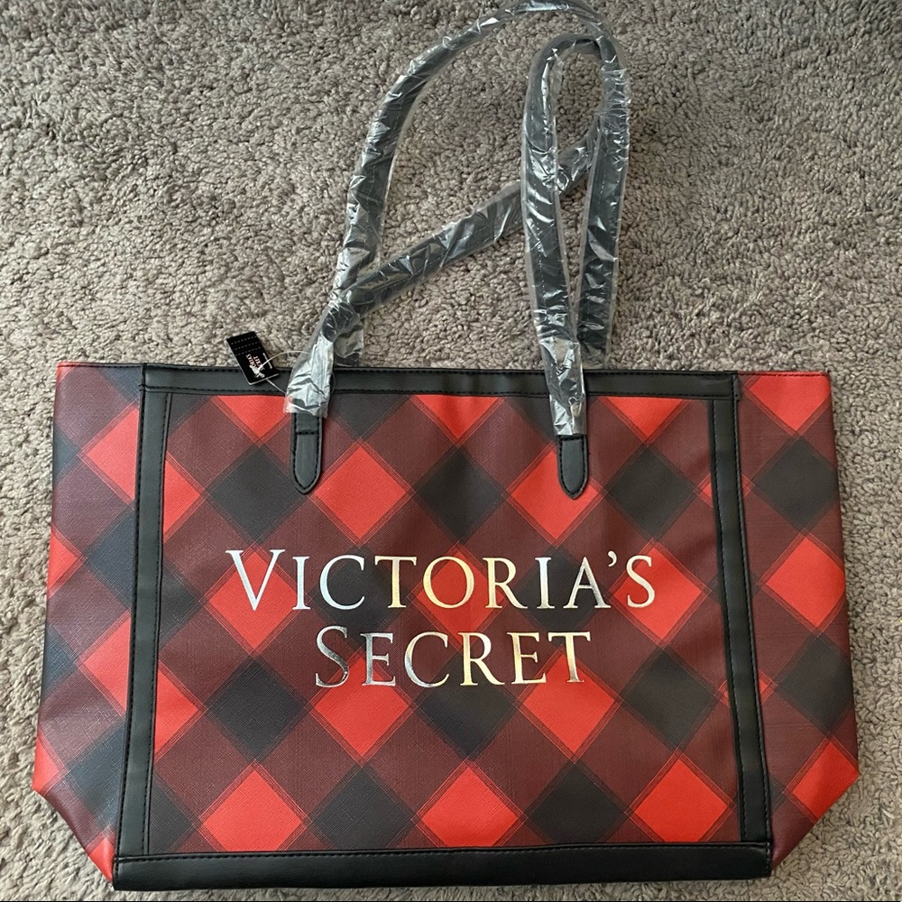 Victoria’s Secret, Tote